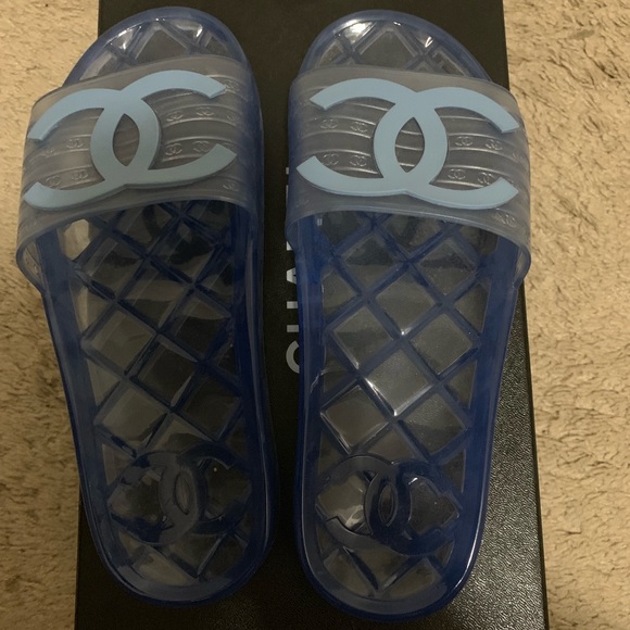 Chanel mules size 37(fits like 6.5) - Picture 1 of 4